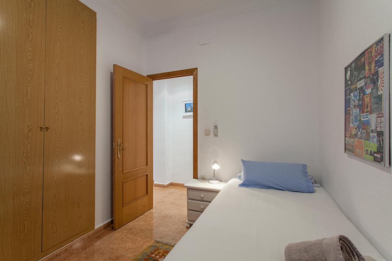 Apartment Near The Marina, Валенсия Екстериор снимка