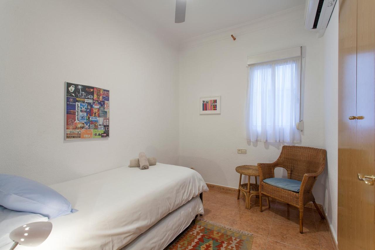 Apartment Near The Marina, Валенсия Екстериор снимка