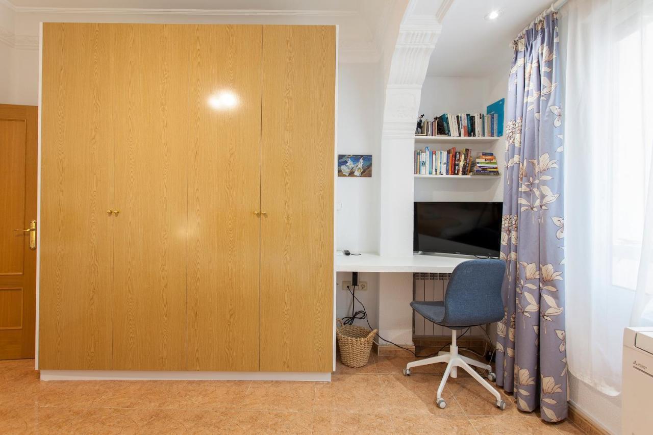 Apartment Near The Marina, Валенсия Екстериор снимка